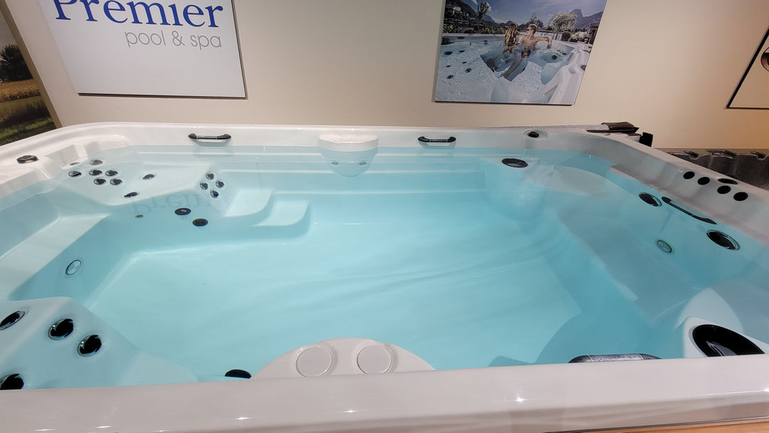 Used 2018 Arctic Hudson Platinum/Cedar All Weather Pool / Swim Spa