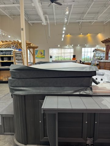 Arctic Spa Cover, Orca/Grizzly Core Series Upgraded 5X4" 91x91" Grey